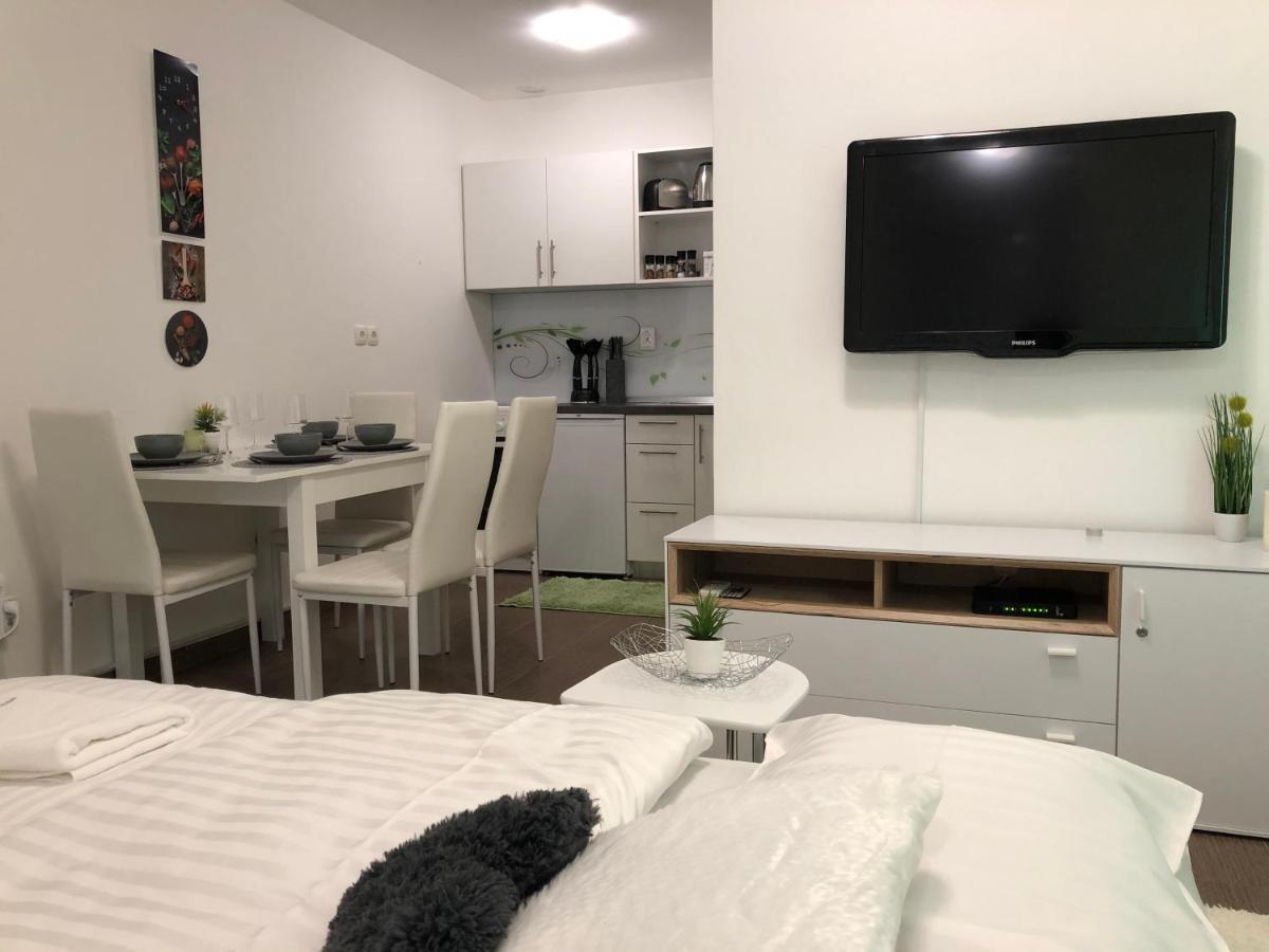 Modern Center Studio Under The Castle II Free Parking Apartamento Liubliana Exterior foto