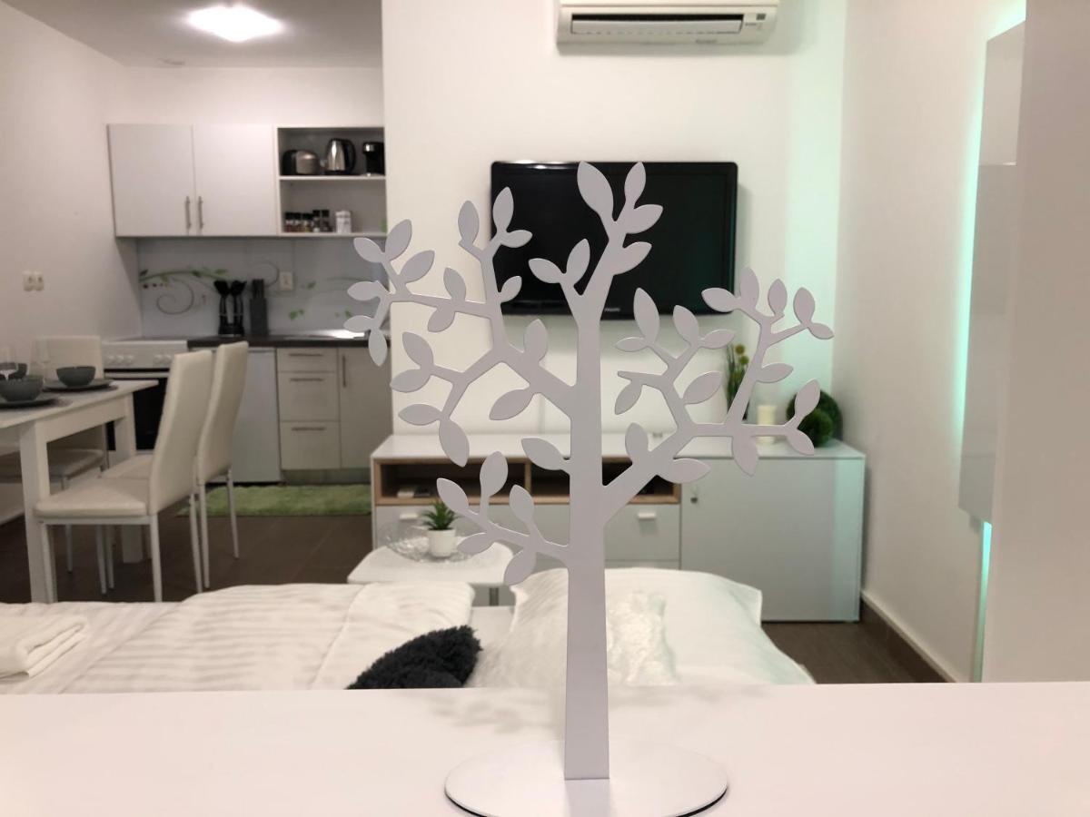 Modern Center Studio Under The Castle II Free Parking Apartamento Liubliana Exterior foto